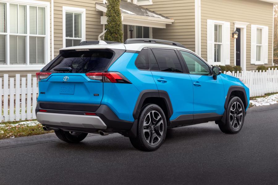  Toyota RAV4 Trail 2018 года  (CA) (фото 11 из 13)